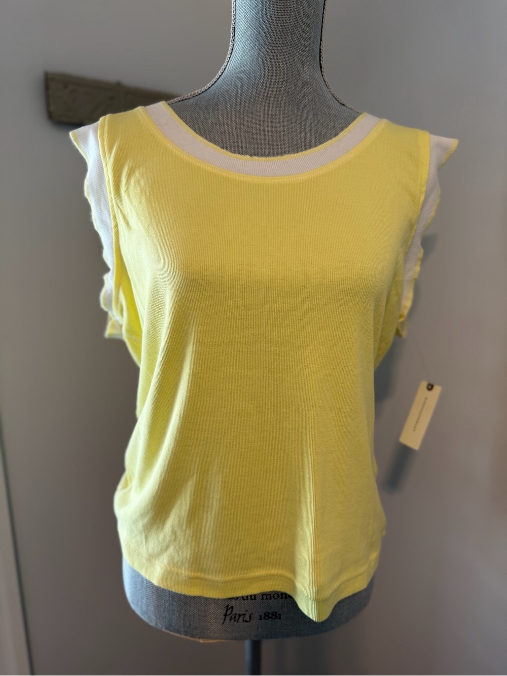ANTHROPOLOGIE PILCRO Short Ruffle Sleeve Cotton Muscle T-shirt feminine casual